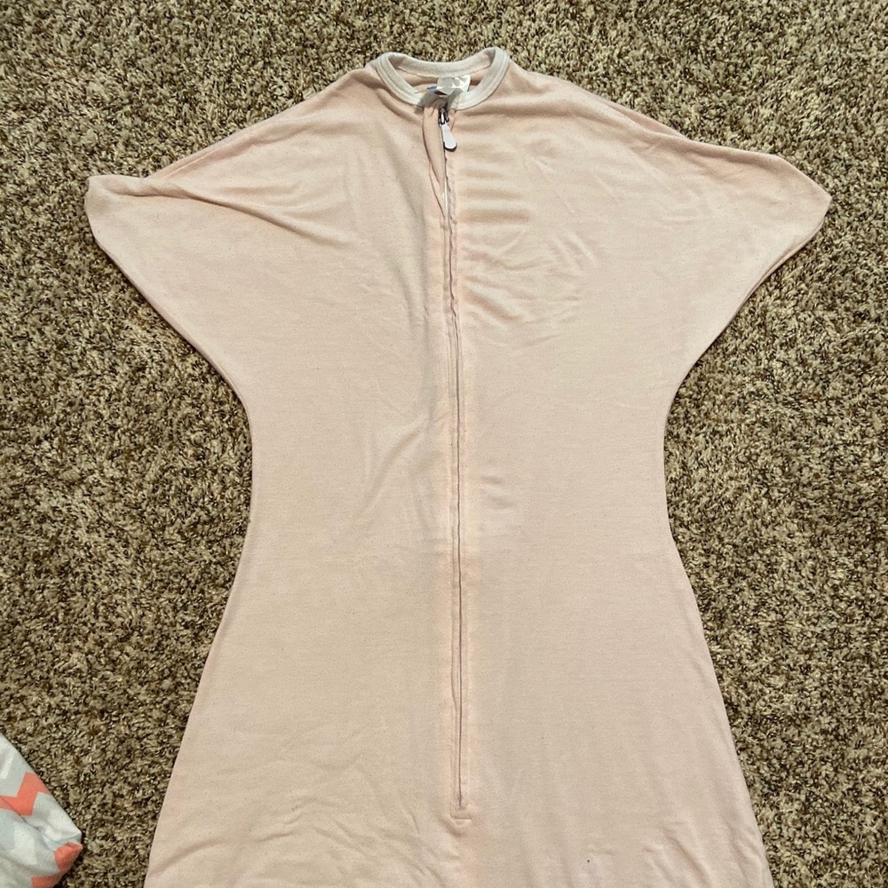 EUC  light pink medium Zipadee Zip